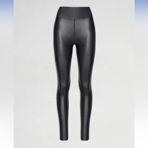 Carbon38 Regular Rise 7/8 Legging in Takara Shine
